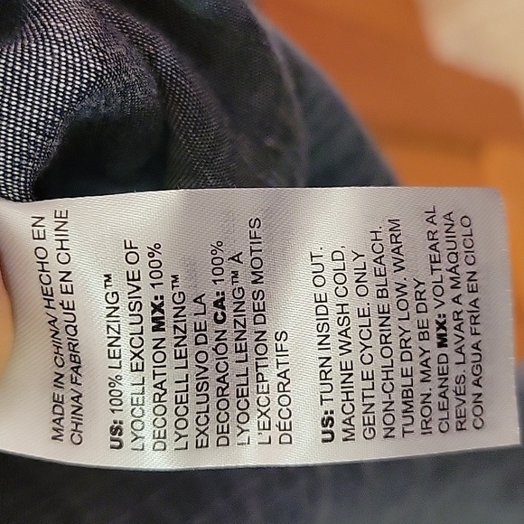 Soft, flowy floral print blouse - Picture 4 of 4